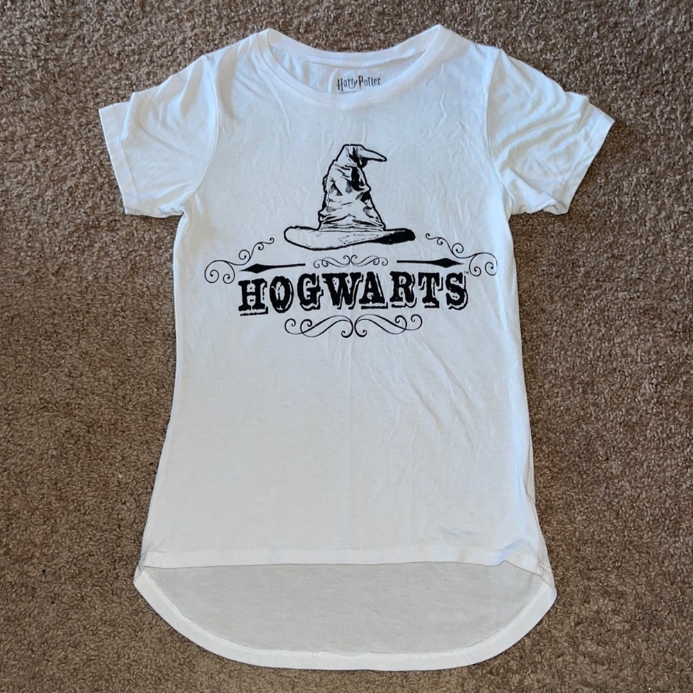 Harry Potter hogwarts t-shirt NWOT size XS - Picture 2 of 4